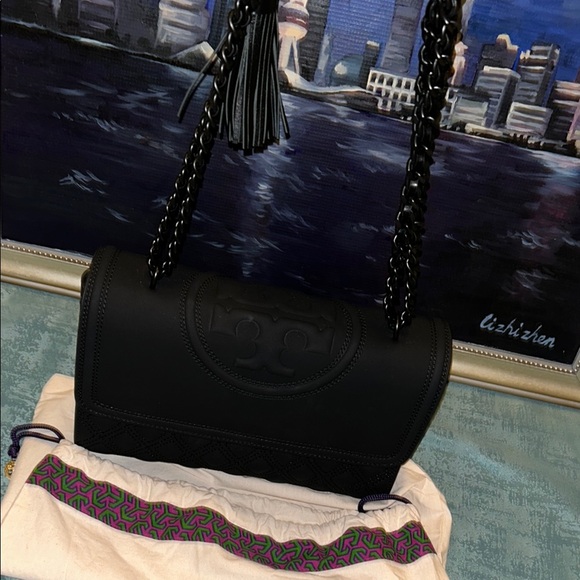 Tory Burch Fleming Two Way Crossbody/ Shoulder Bag - Picture 5 of 17